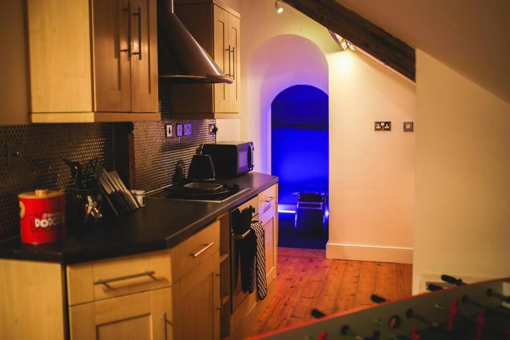 Games And Movies Lounge 7 Bed City Centre Apartment Newcastle upon Tyne Exterior foto