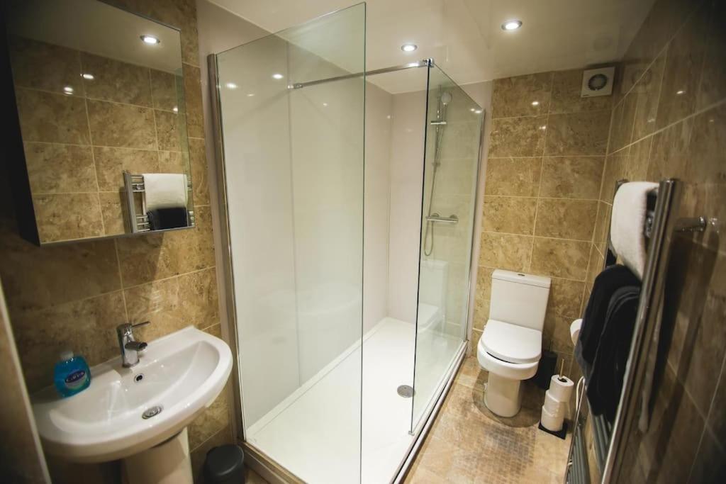 Games And Movies Lounge 7 Bed City Centre Apartment Newcastle upon Tyne Exterior foto