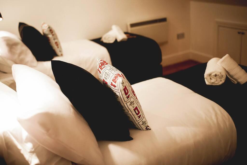Games And Movies Lounge 7 Bed City Centre Apartment Newcastle upon Tyne Exterior foto